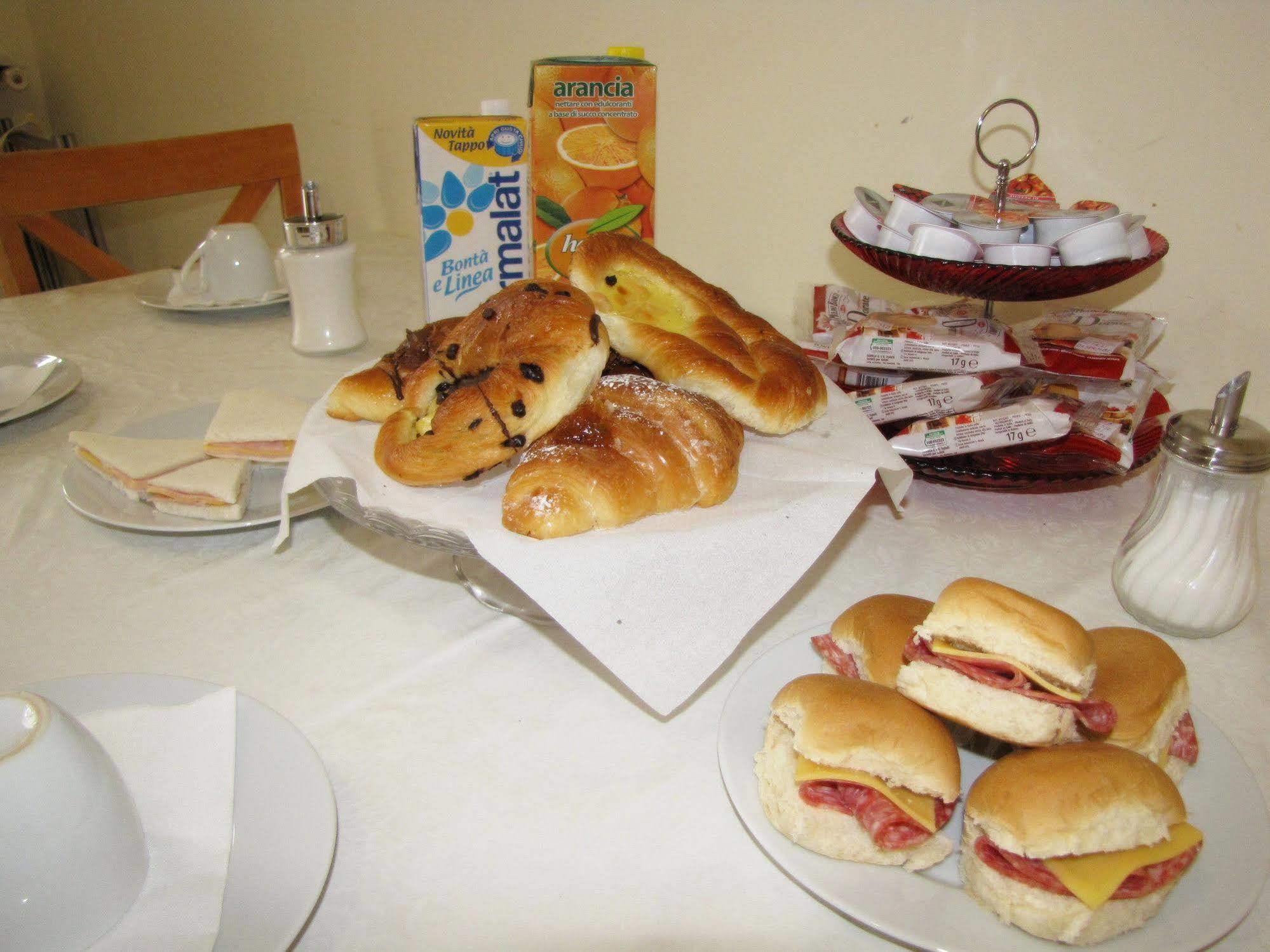 Holiday Sunny Roma B&B Extérieur photo